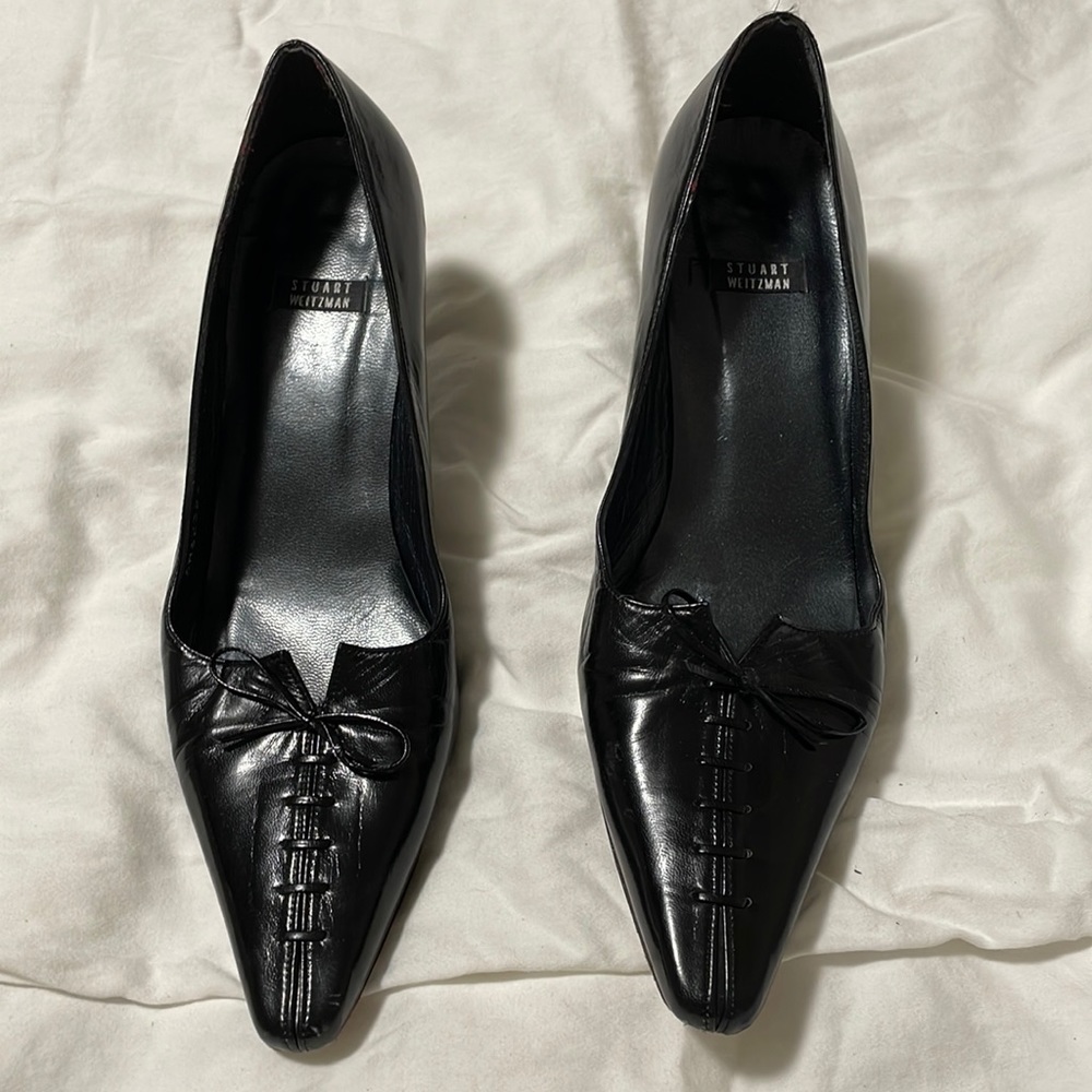 Stuart Weitzman Black Leather kitten heel bow size 7 1/2 very good condition